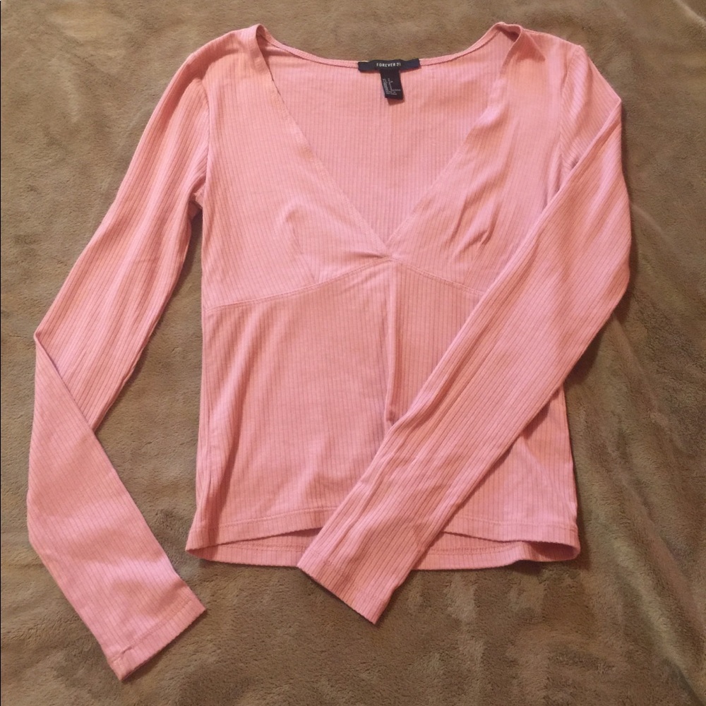 Sexy little top. Mauve cross top sz small
